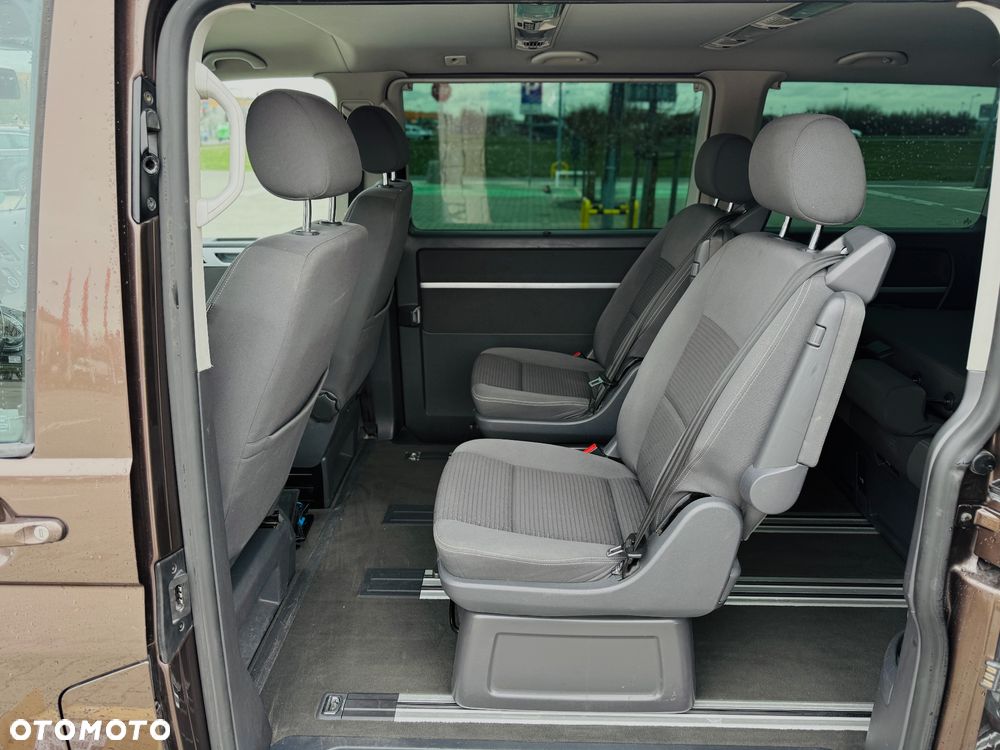 Volkswagen Multivan - 11