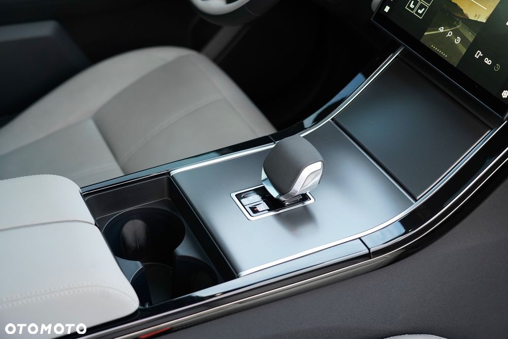 Land Rover Range Rover Velar P250 R-Dynamic SE - 26