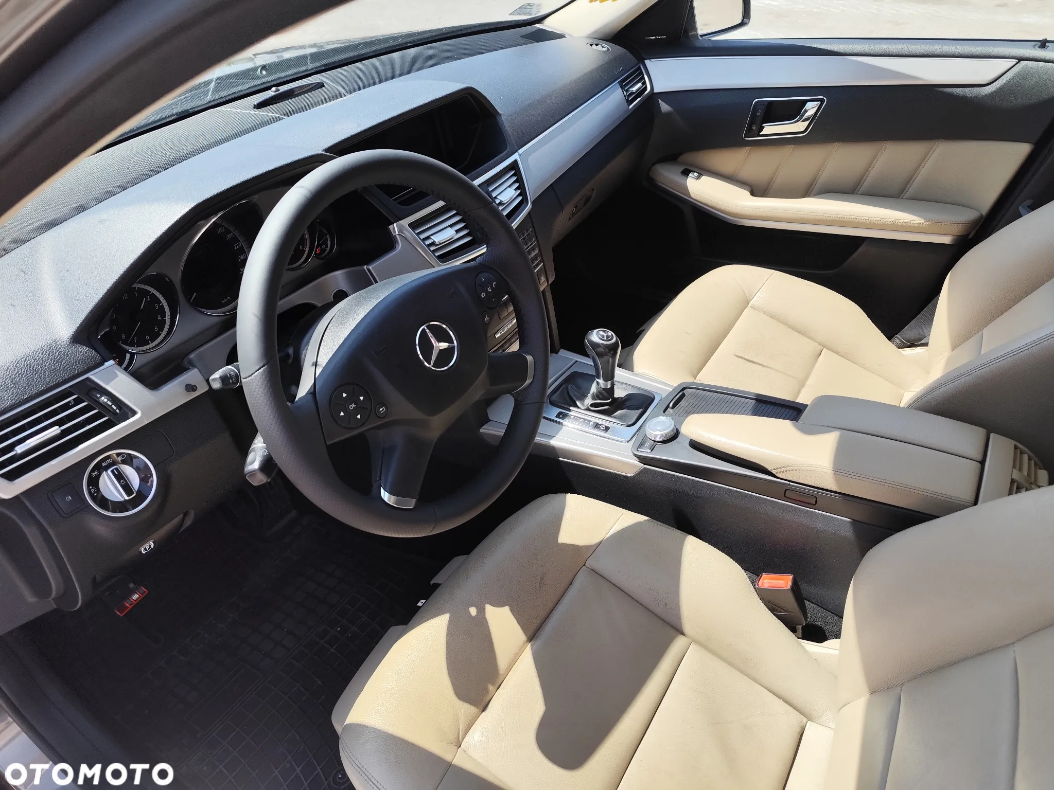 Mercedes-Benz Klasa E 200 T CDI DPF BlueEFFICIENCY Automatik Avantgarde - 8