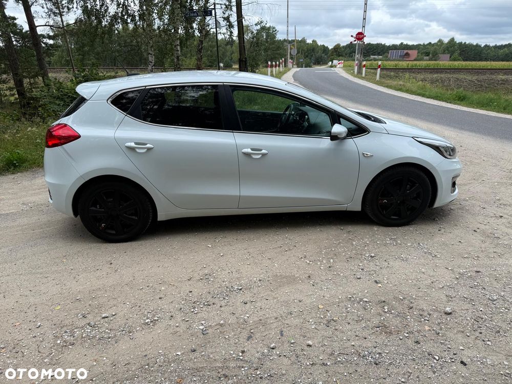 Kia Ceed 1.6 GDI ISG Spirit - 7