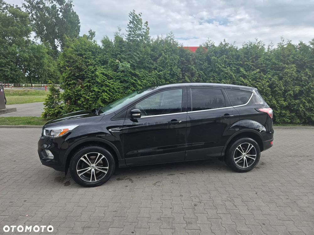 Ford Kuga 1.5 EcoBoost 2x4 Trend - 2