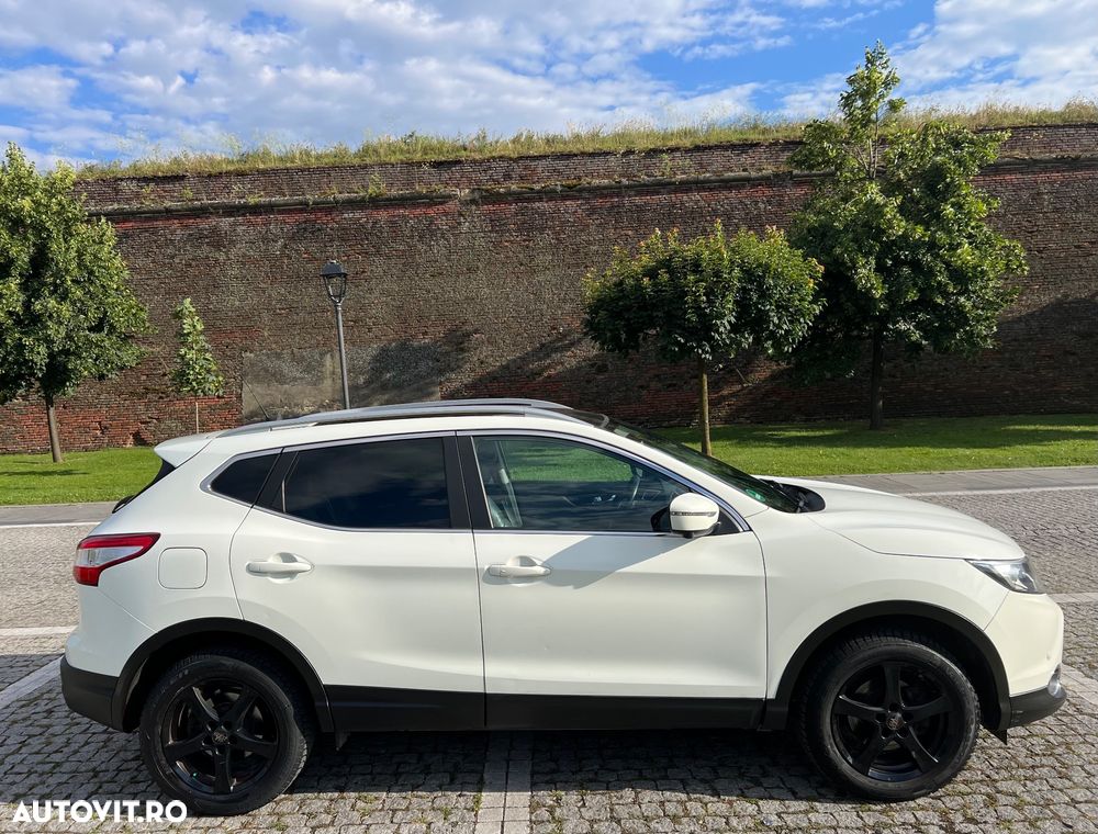 Nissan Qashqai 1.6 DCI TEKNA+ - 11