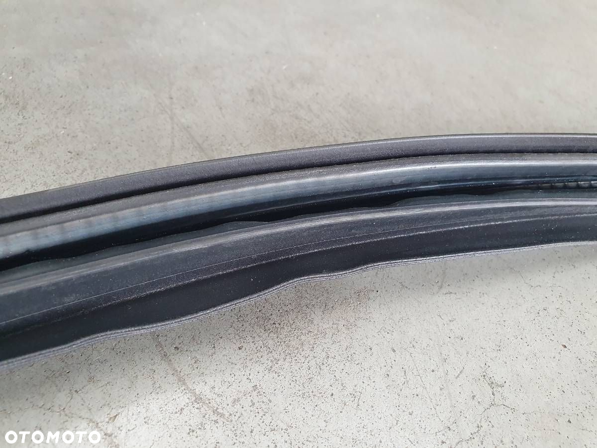 USZCZELKA DRZWI PRZÓD PRAWA MERCEDES ML W166 - 2