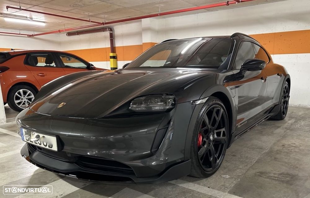 Porsche Taycan Cross Turismo 4S - 3
