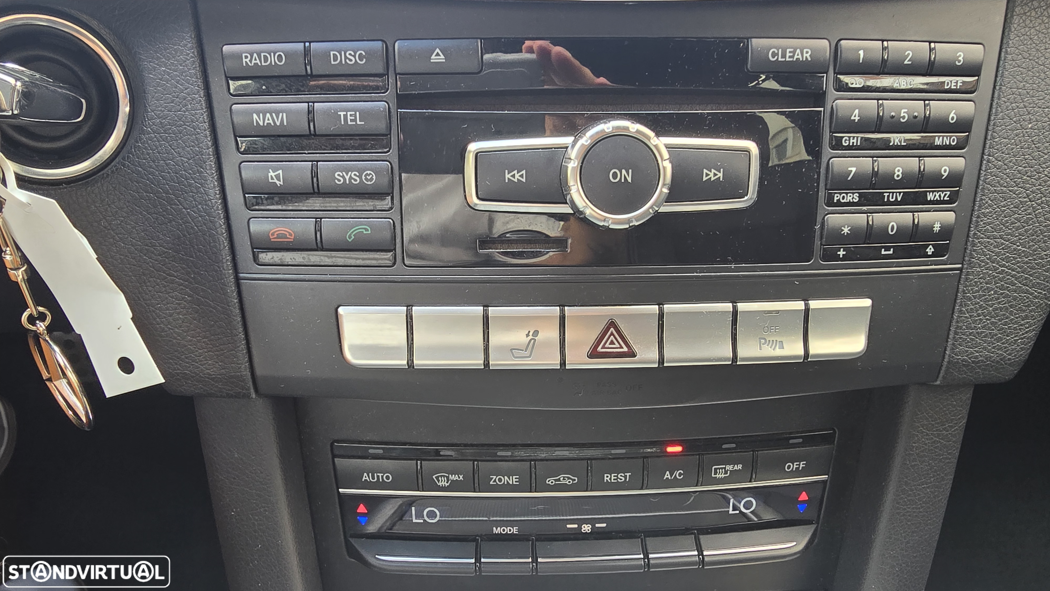 Mercedes-Benz E 300 Bluetec Hybrid Avantgarde - 27
