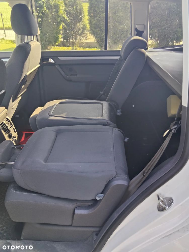 Volkswagen Touran 1.4 TSI Cross DSG - 24