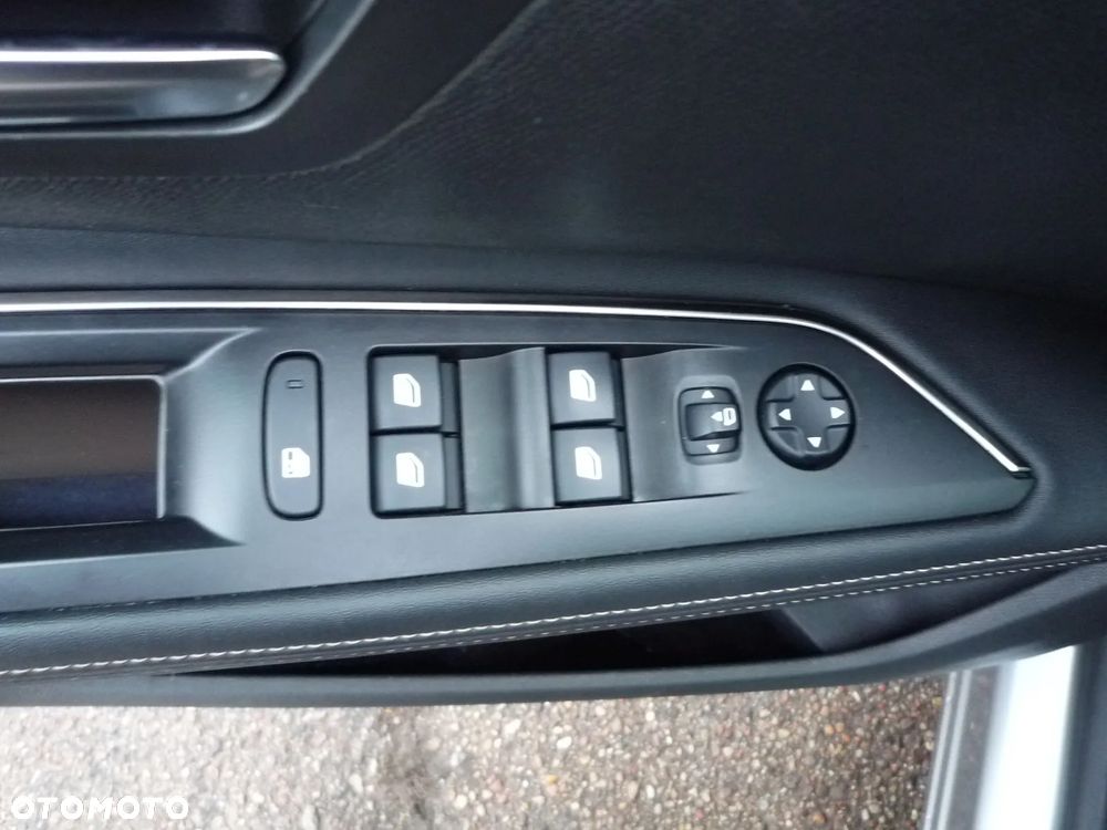 Peugeot 5008 1.5 BlueHDi GT S&S - 32