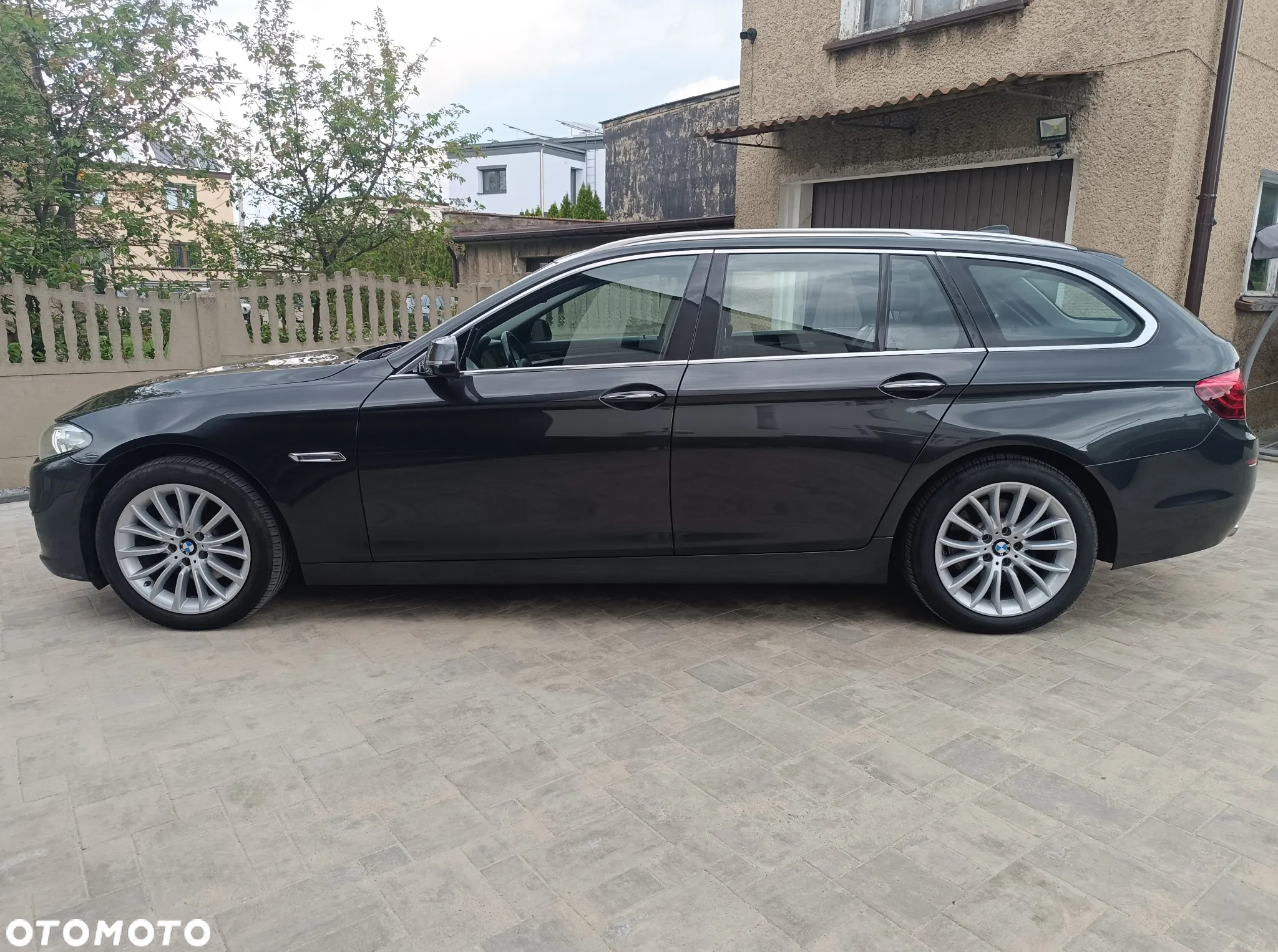 BMW Seria 5 520d xDrive Touring - 6