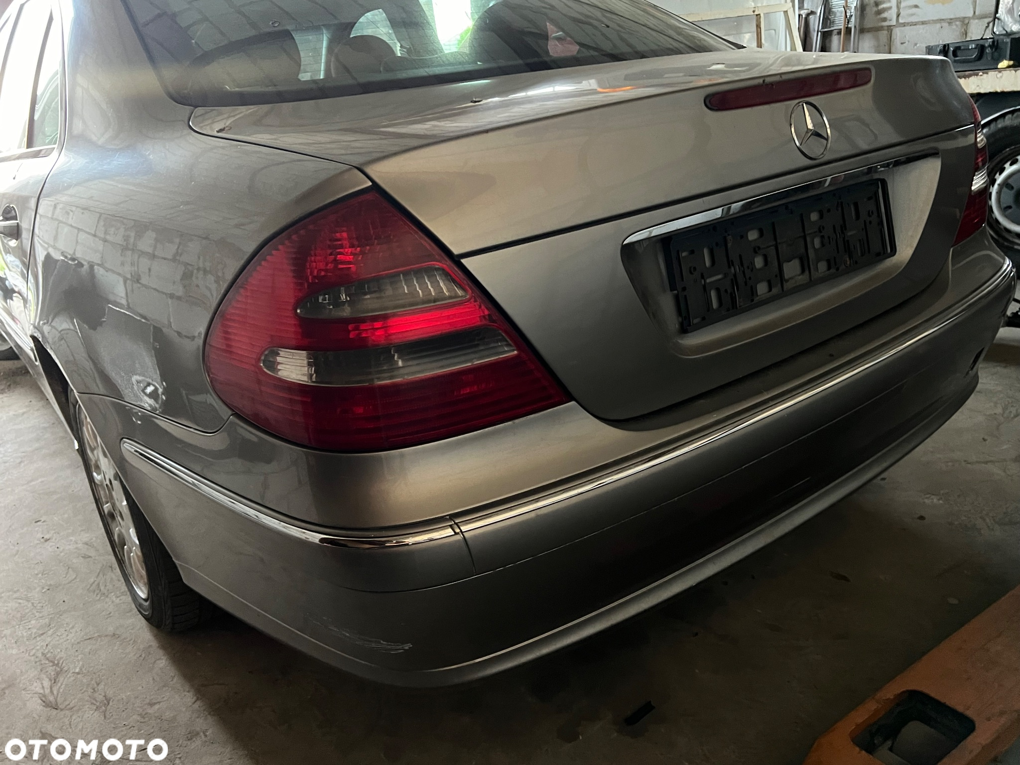 Mercedes w211 wszystkie części kod lakieru C197 C723 /185 /359 - 23