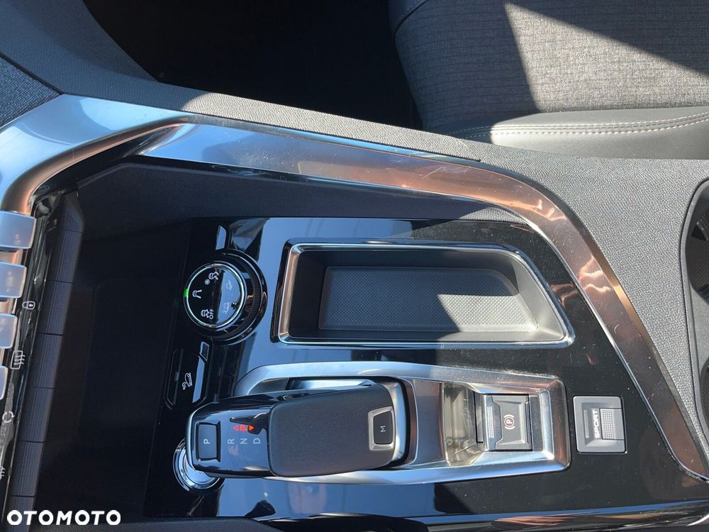 Peugeot 3008 1.6 PureTech GPF GT Line S&S EAT8 - 28