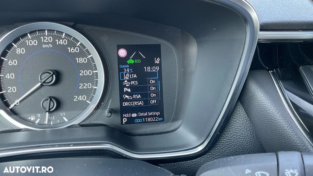 Toyota Corolla Sedan 1.8 HSD Business - 30
