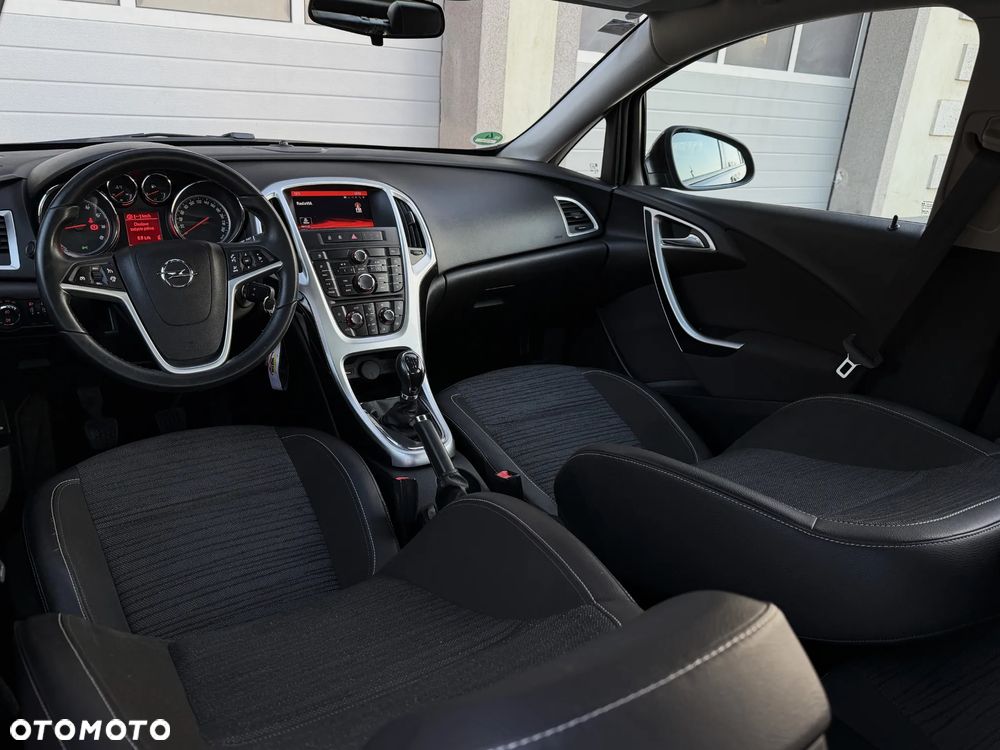 Opel Astra 1.6 Cosmo - 30