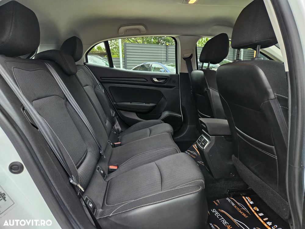 Renault Megane Blue dCi 116 Zen - 12