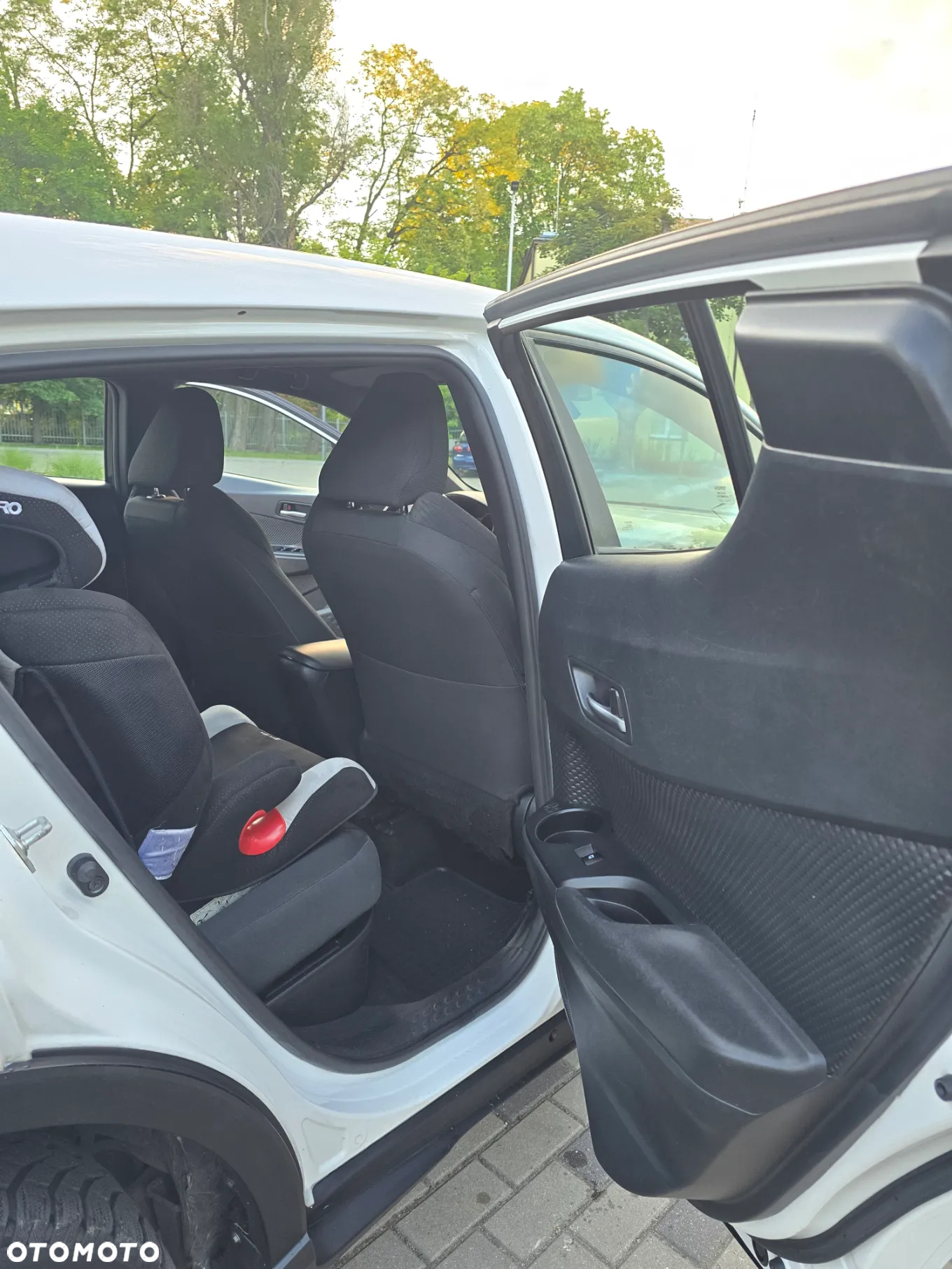Toyota C-HR - 12