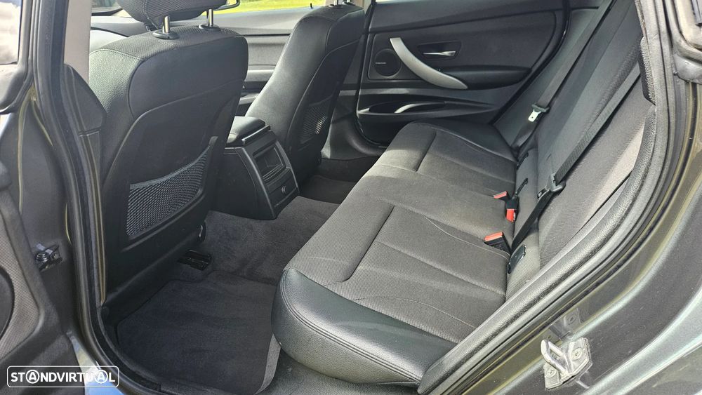 BMW 320 d Sport Line - 16