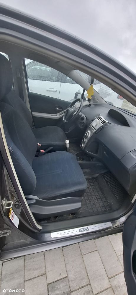 Toyota Yaris 1.3 Sol - 15