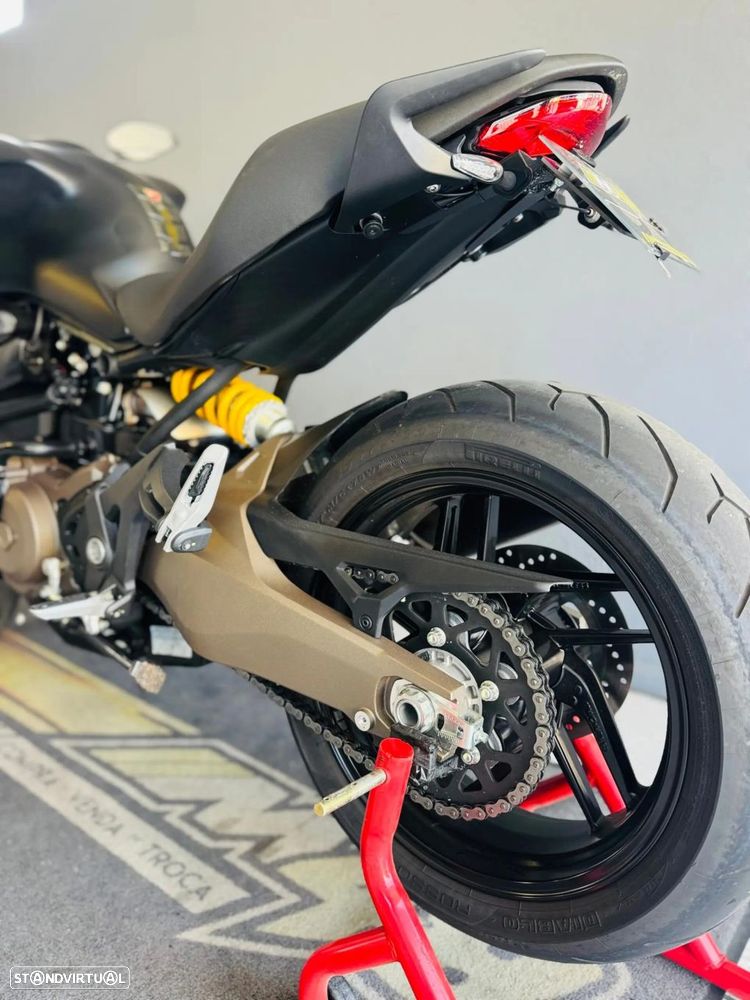 Ducati Monster - 11