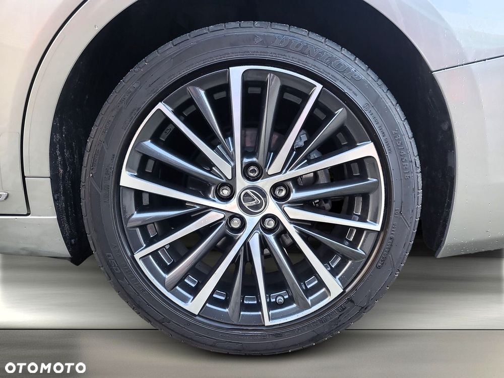 Lexus ES 300h Business Edition - 28