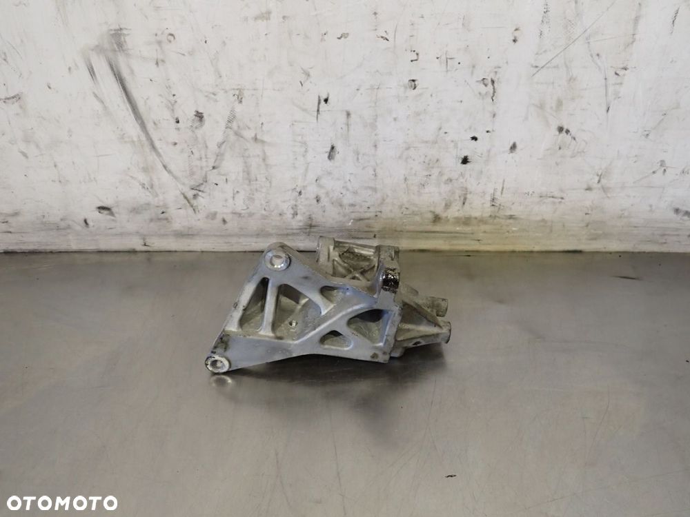 ŁAPA SUBARU IMPREZA III GH - 4