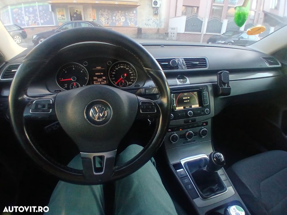 Volkswagen Passat 2.0 TDI Blue TDI Comfortline - 2