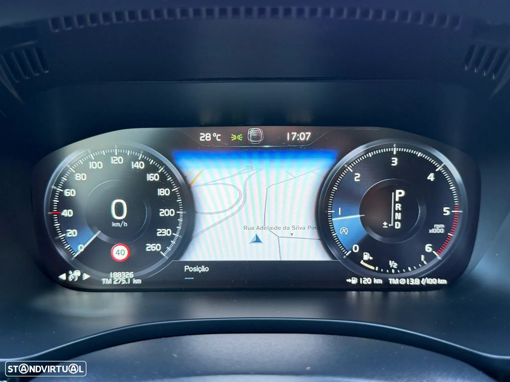Volvo XC 60 2.0 D4 R-Design AWD Geartronic - 9