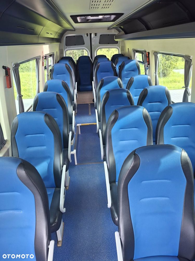 Mercedes-Benz Sprinter - 9