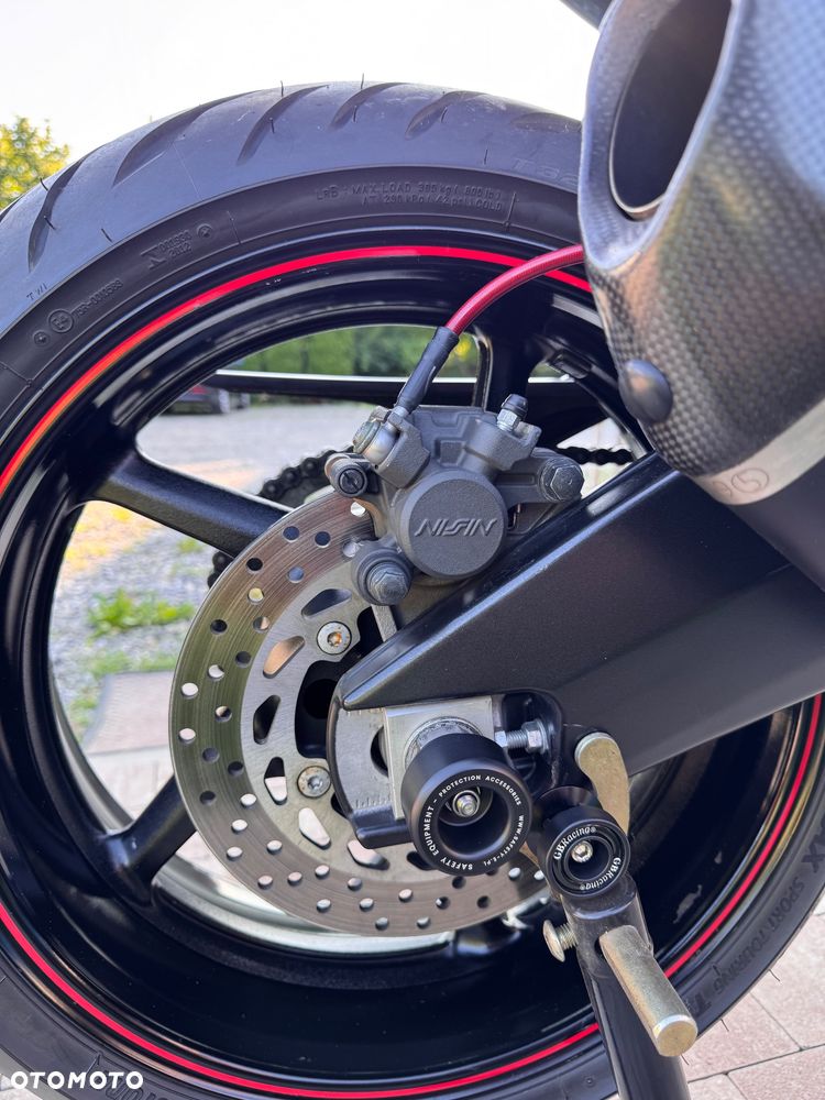 Yamaha FZ - 8