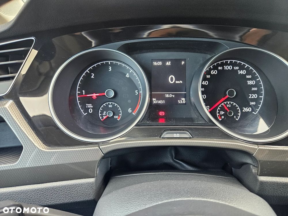 Volkswagen Touran 2.0 TDI SCR DSG Join - 10