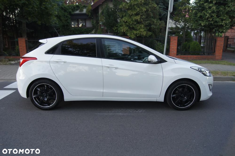 Hyundai i30 blue 1.4 YES Gold - 4