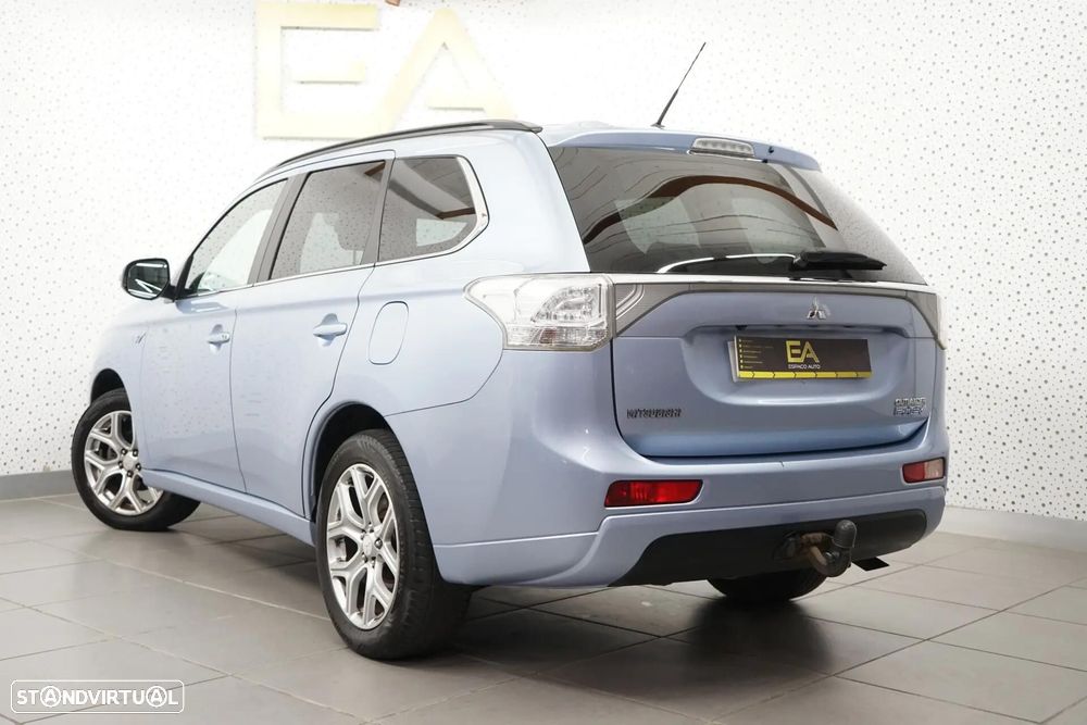Mitsubishi Outlander 2.0 4WD - 4