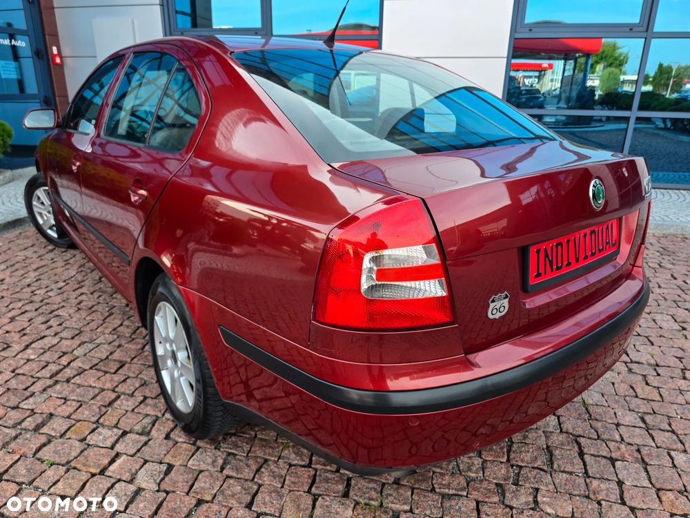 Skoda Octavia 1.6 Ambiente - 7