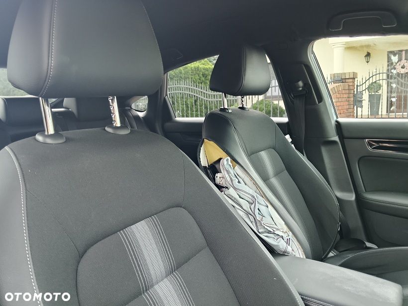 Honda Civic 2.0 i-MMD Elegance CVT - 17