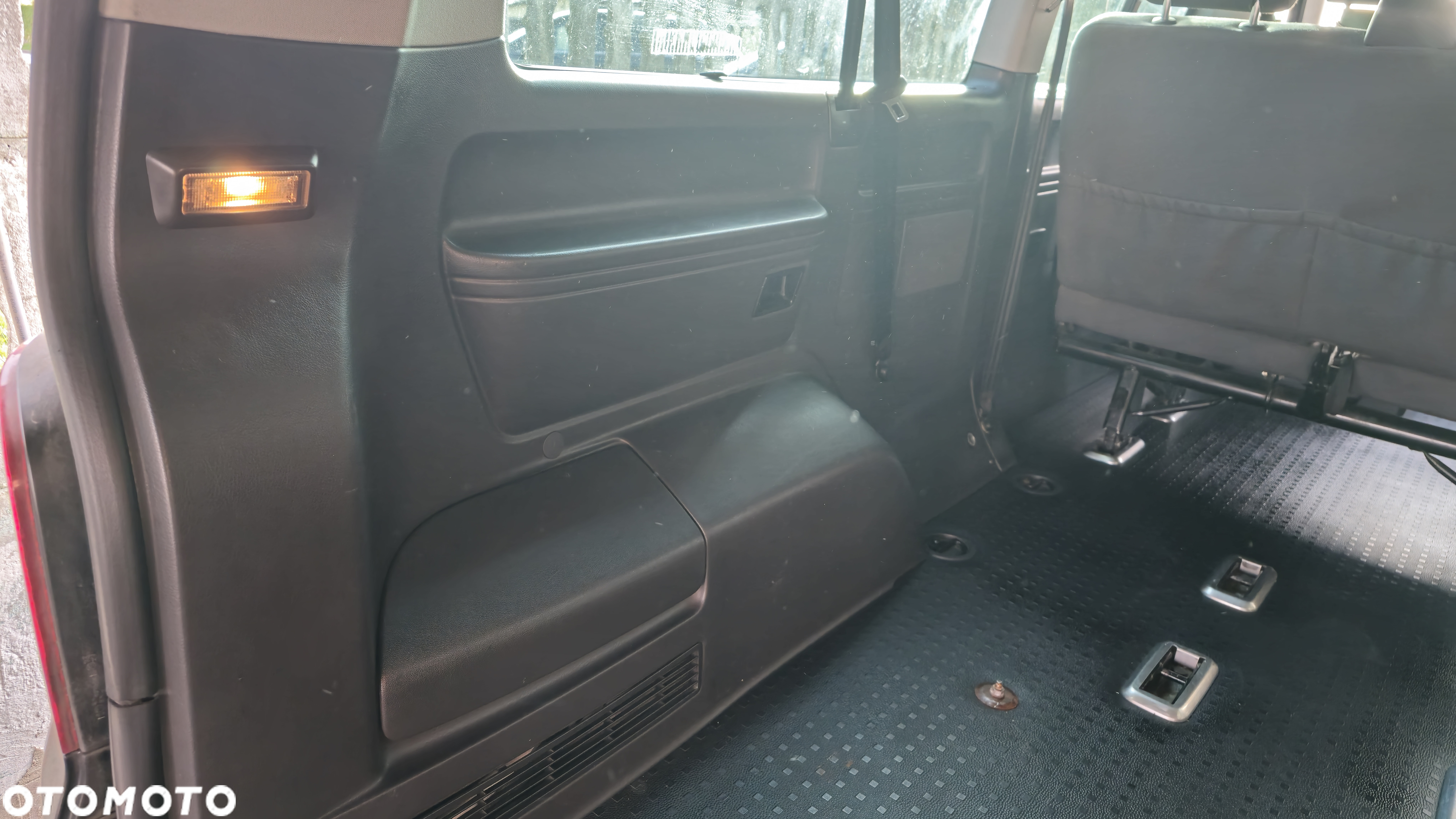 Volkswagen Caravelle - 10