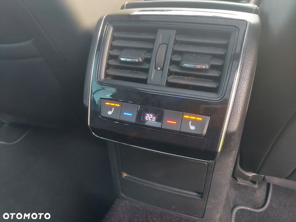 Skoda Superb 2.0 TDI DSG Sportline - 21