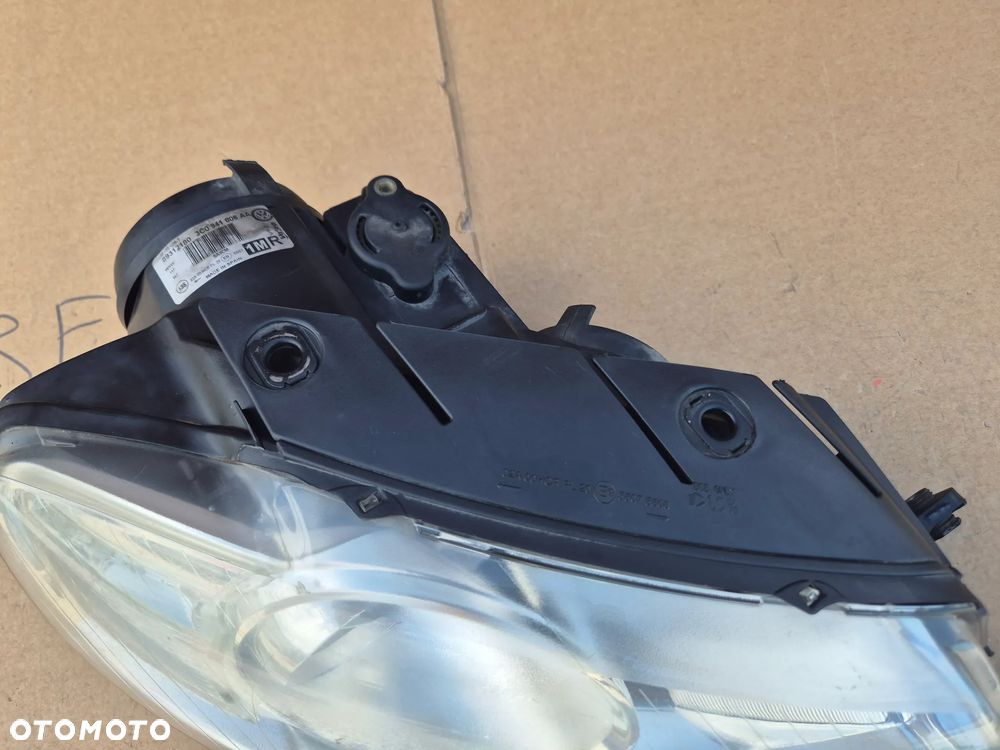 VW Passat B6 reflektor prawy.Valeo. 100%.2005-2010. - 5