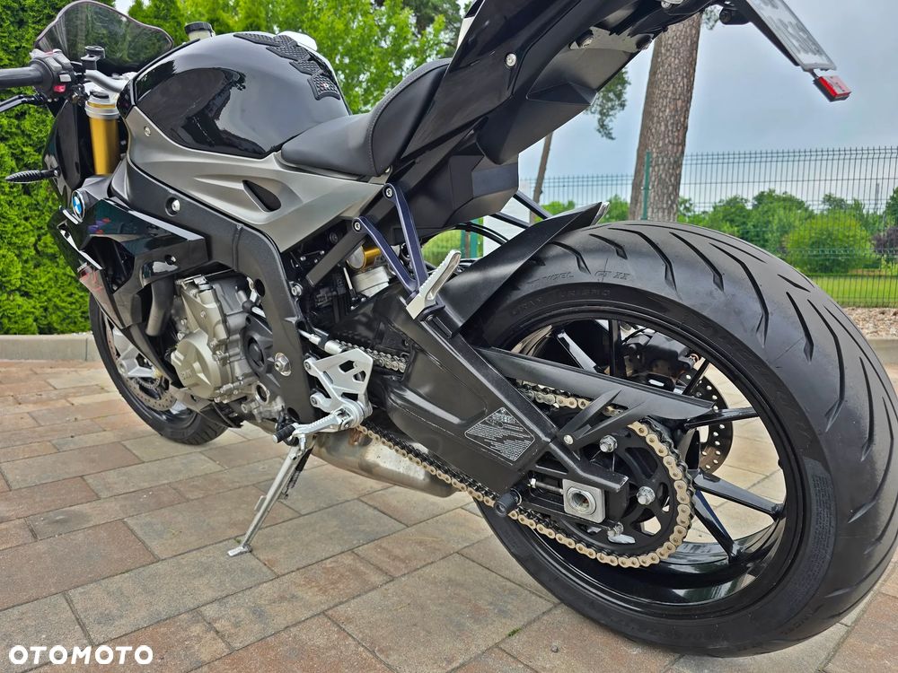 BMW S - 18