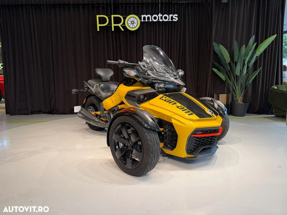 Can-Am Spyder - 1