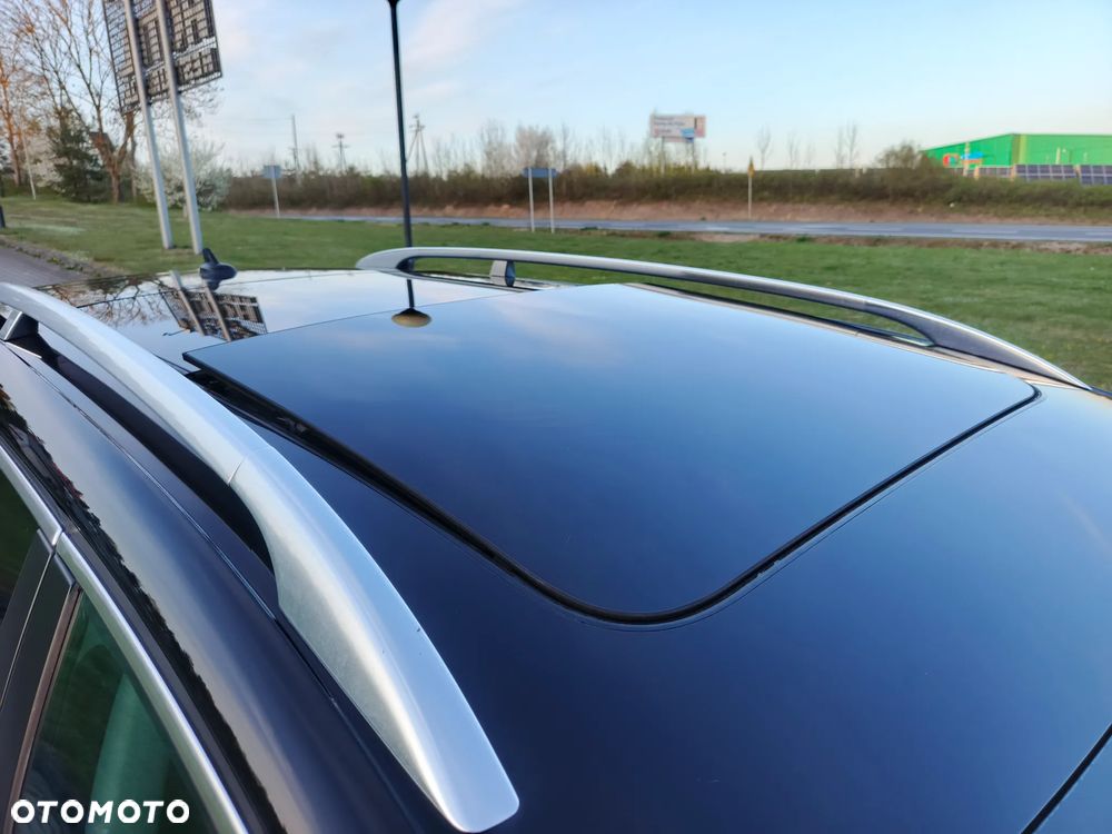 Volkswagen Golf 2.0 TDI DPF Highline - 25