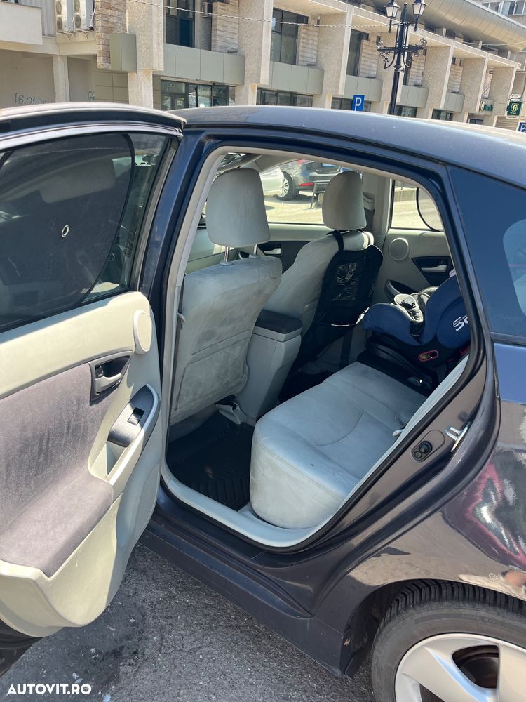 Toyota Prius (Hybrid) Comfort - 6