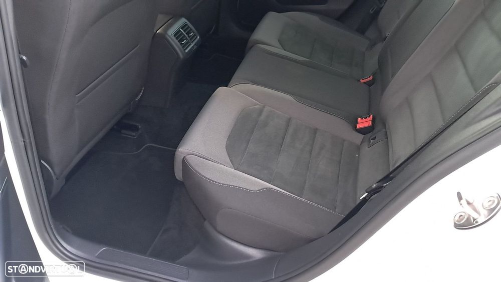 VW Golf 1.5 eTSI R-Line DSG - 20