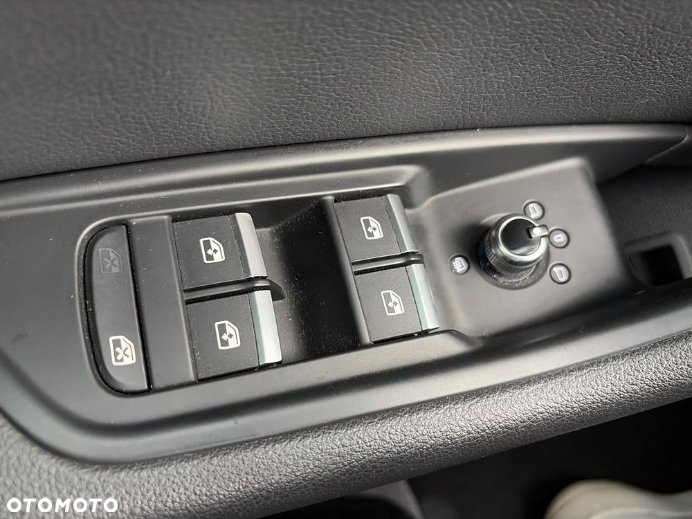 Audi A4 Limousine 2.0 TFSI ultra S tronic design - 29