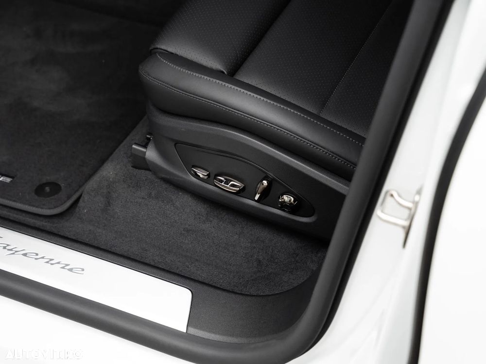 Porsche Cayenne - 14