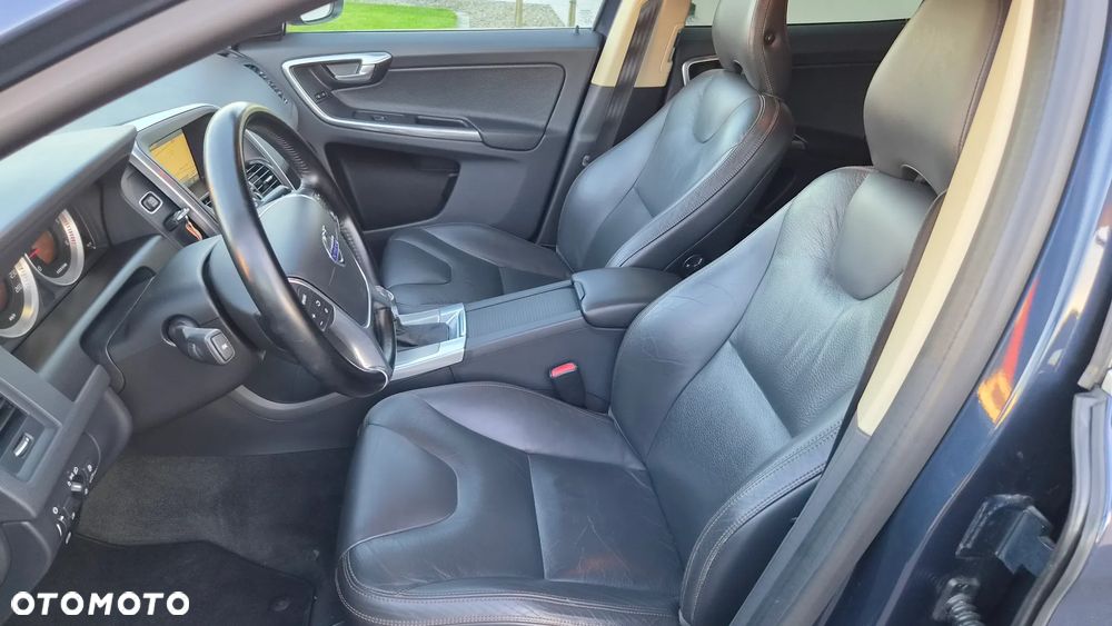 Volvo XC 60 D4 Geartronic Momentum - 16