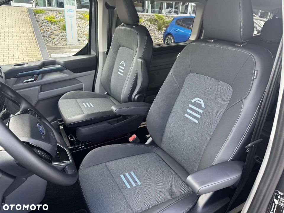 Ford Tourneo Custom - 16