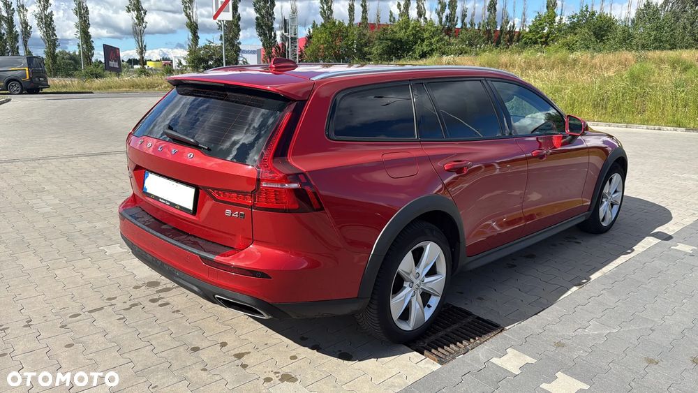 Volvo V60 Cross Country B4 D AWD Geartronic Pro - 4