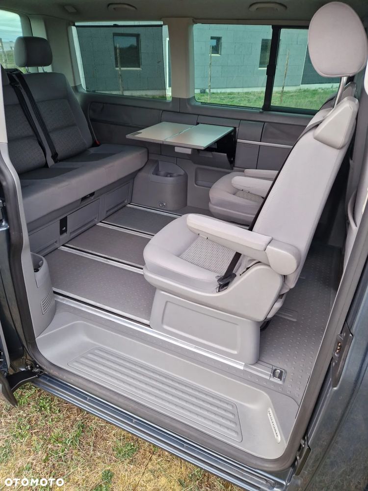 Volkswagen Multivan - 17