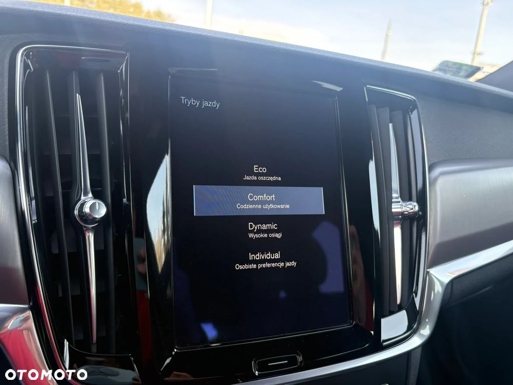 Volvo V90 D4 Momentum - 16