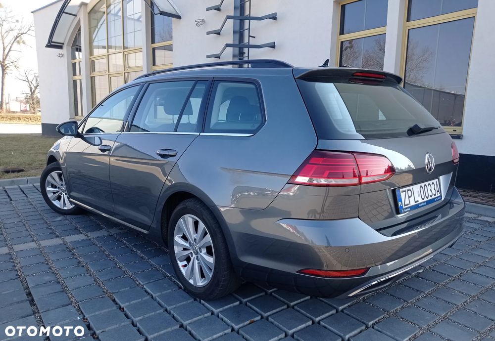 Volkswagen Golf - 1