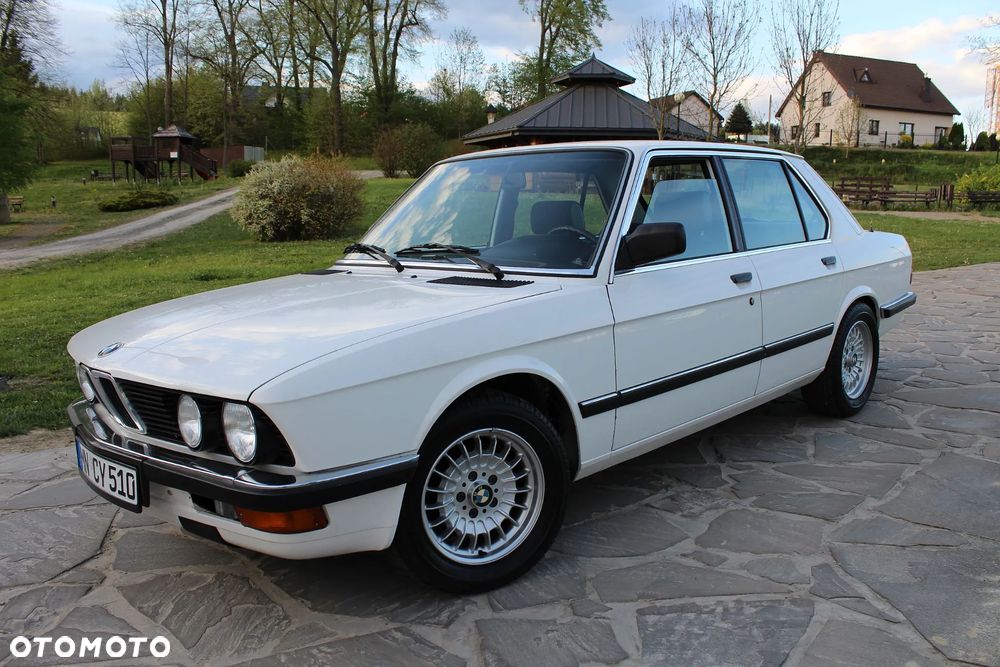 BMW Seria 5 518 i - 5