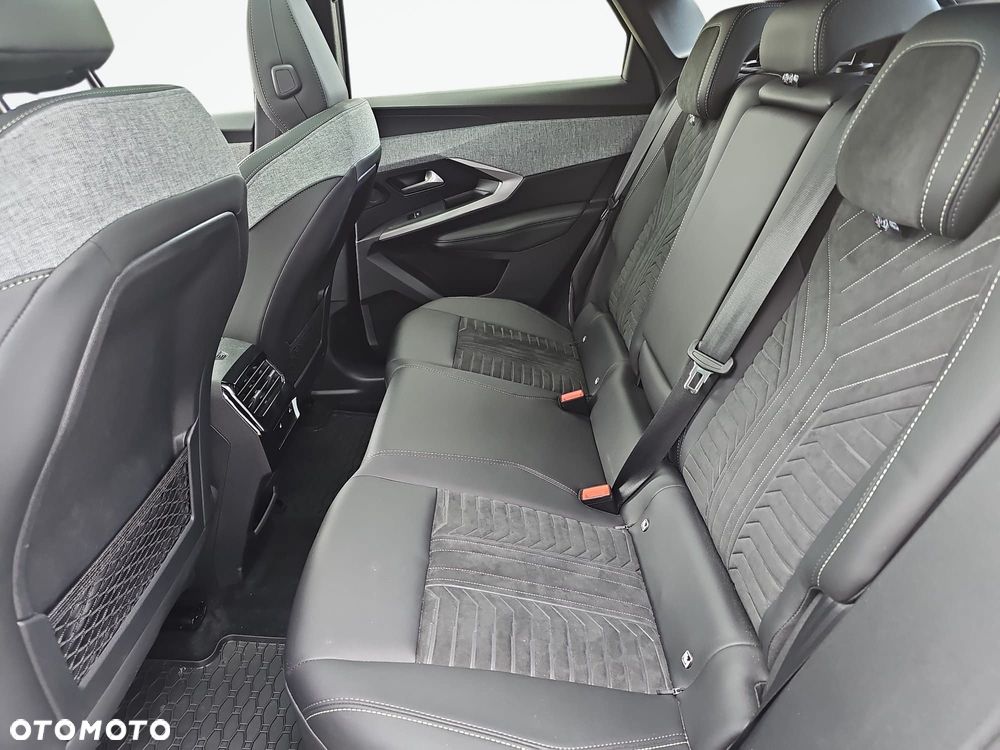 Peugeot 3008 1.2 PureTech mHEV GT S&S e-DCS6 - 18